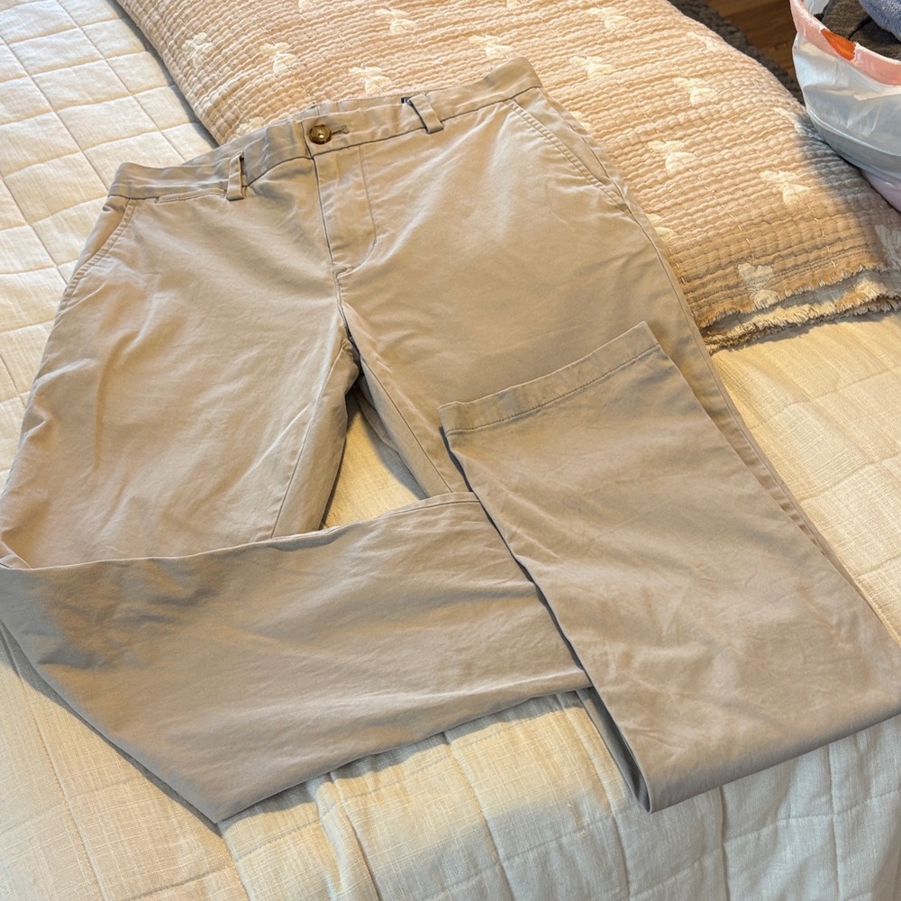 Vineyard Vines Men's Khaki Chinos